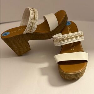 Toscana Italy White and Tan Sandals
